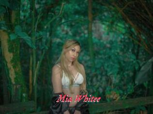 Mia_Whitee
