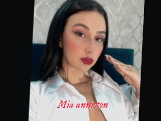 Mia_anniston