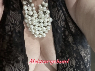 Moistcurvychanrl